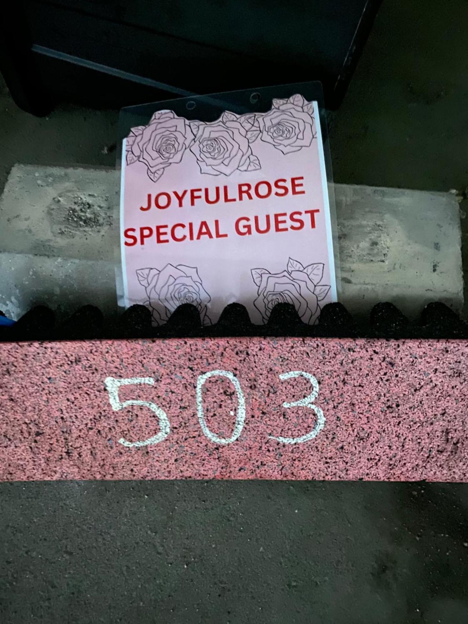 Apartamento Joyful Rose Ginowan Exterior foto